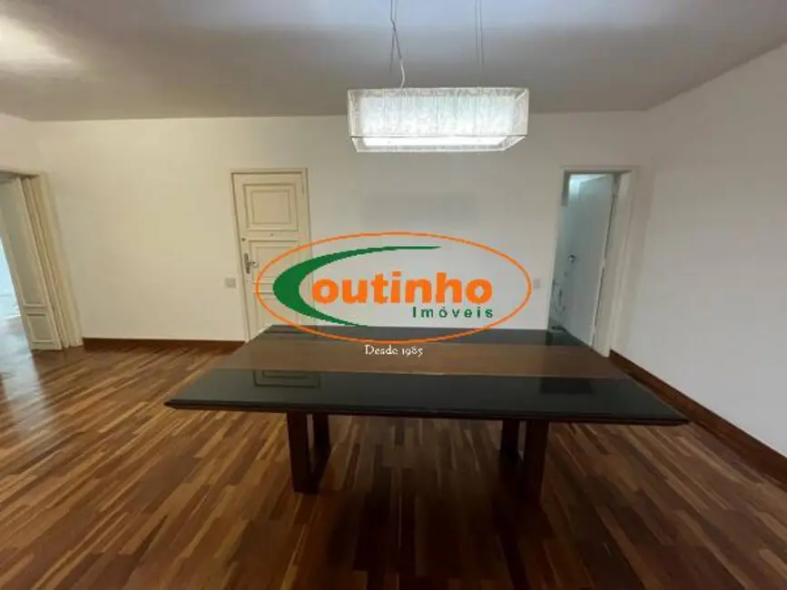Apartamento com 4 quartos à venda, 153m2 em Tijuca, Rio De Janeiro - RJ - imagem 3 Foto 3 de Apartamento com 4 quartos à venda, 153m2 em Tijuca, Rio De Janeiro - RJ