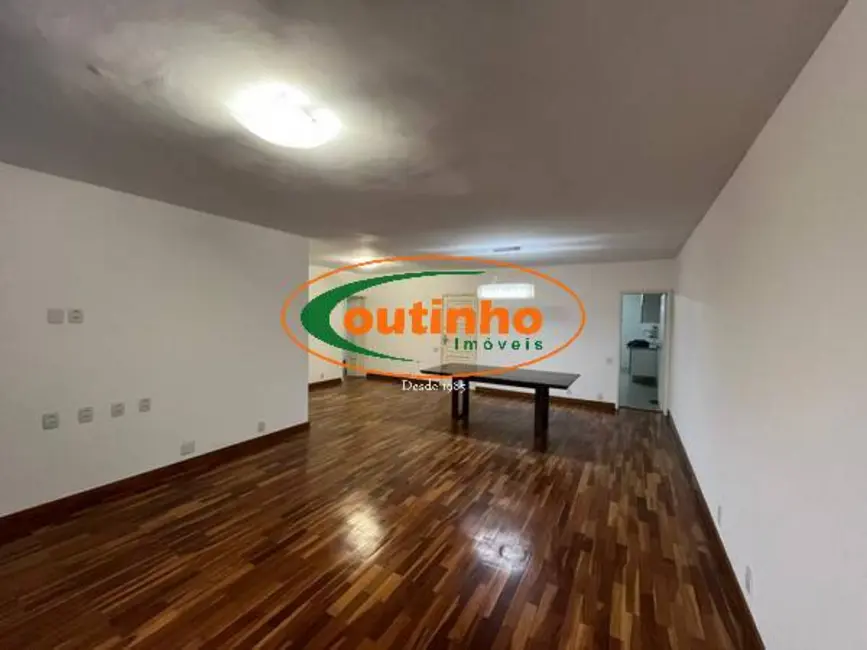 Apartamento com 4 quartos à venda, 153m2 em Tijuca, Rio De Janeiro - RJ - imagem 2 Foto 2 de Apartamento com 4 quartos à venda, 153m2 em Tijuca, Rio De Janeiro - RJ