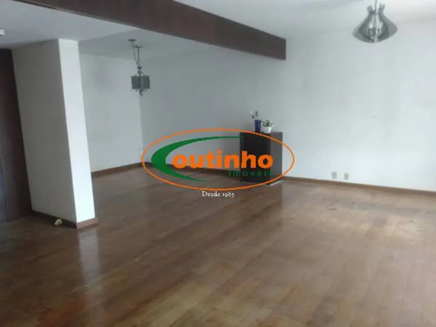 Apartamento com 4 quartos à venda, 160m2 em Tijuca, Rio De Janeiro - RJ - imagem 7 Foto 7 de Apartamento com 4 quartos à venda, 160m2 em Tijuca, Rio De Janeiro - RJ