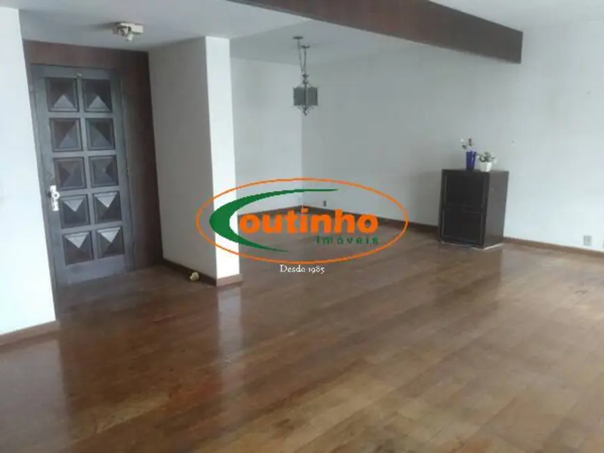 Apartamento com 4 quartos à venda, 160m2 em Tijuca, Rio De Janeiro - RJ - imagem 8 Foto 8 de Apartamento com 4 quartos à venda, 160m2 em Tijuca, Rio De Janeiro - RJ