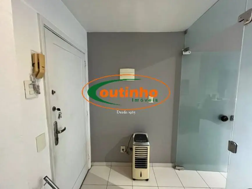 Sala Comercial à venda, 25m2 em Tijuca, Rio De Janeiro - RJ - imagem 6 Foto 6 de Sala Comercial à venda, 25m2 em Tijuca, Rio De Janeiro - RJ