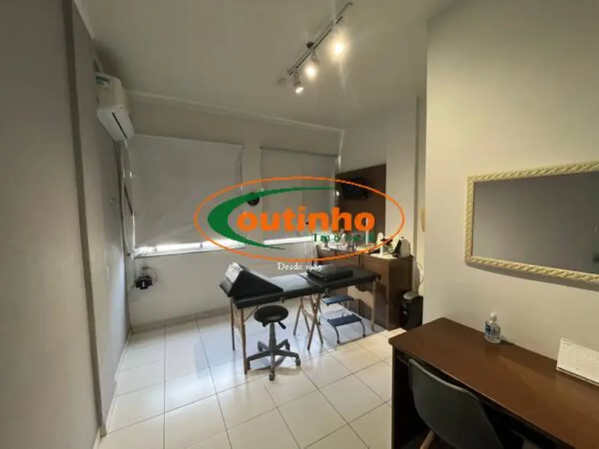 Sala Comercial à venda, 25m2 em Tijuca, Rio De Janeiro - RJ - imagem 1 Foto 1 de Sala Comercial à venda, 25m2 em Tijuca, Rio De Janeiro - RJ