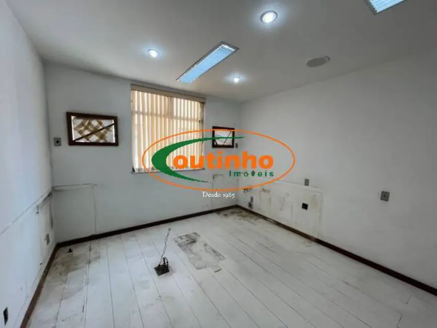 Sala Comercial à venda, 25m2 em Tijuca, Rio De Janeiro - RJ - imagem 2 Foto 2 de Sala Comercial à venda, 25m2 em Tijuca, Rio De Janeiro - RJ