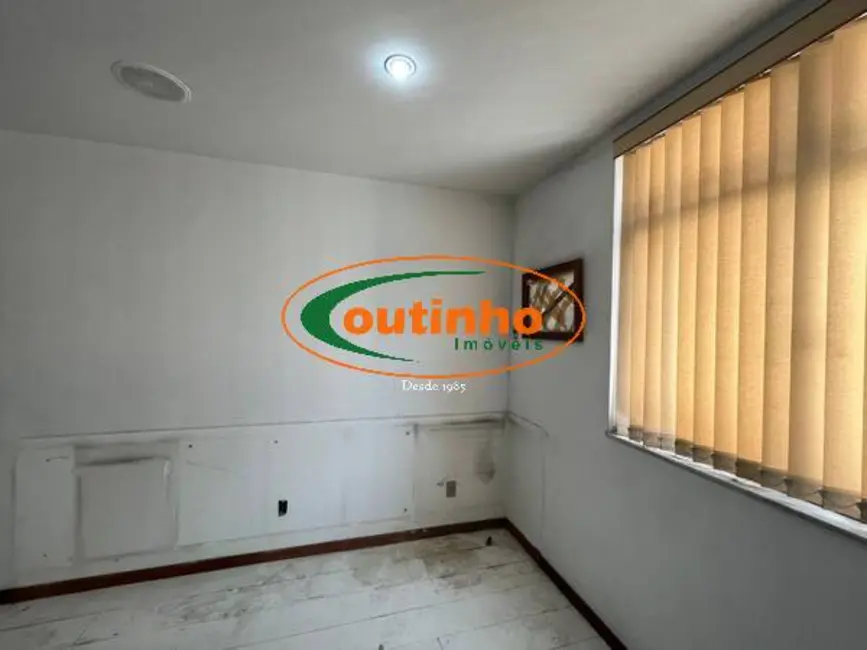 Sala Comercial à venda, 25m2 em Tijuca, Rio De Janeiro - RJ - imagem 6 Foto 6 de Sala Comercial à venda, 25m2 em Tijuca, Rio De Janeiro - RJ