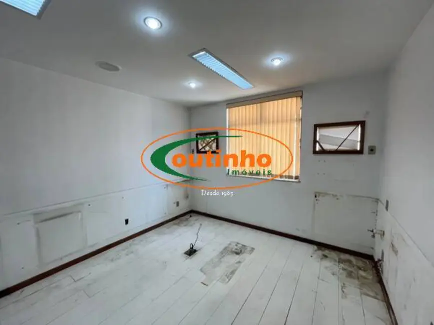Sala Comercial à venda, 25m2 em Tijuca, Rio De Janeiro - RJ - imagem 4 Foto 4 de Sala Comercial à venda, 25m2 em Tijuca, Rio De Janeiro - RJ