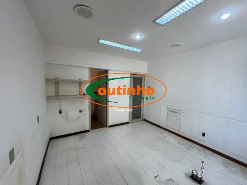 Sala Comercial à venda, 25m2 em Tijuca, Rio De Janeiro - RJ - imagem 1 Foto 1 de Sala Comercial à venda, 25m2 em Tijuca, Rio De Janeiro - RJ