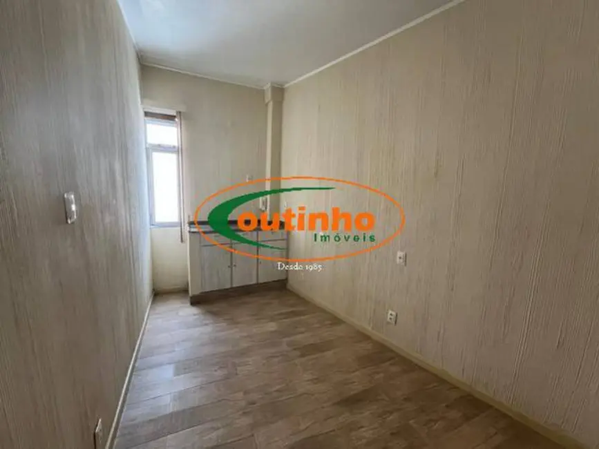 Sala Comercial à venda, 25m2 em Tijuca, Rio De Janeiro - RJ - imagem 8 Foto 8 de Sala Comercial à venda, 25m2 em Tijuca, Rio De Janeiro - RJ