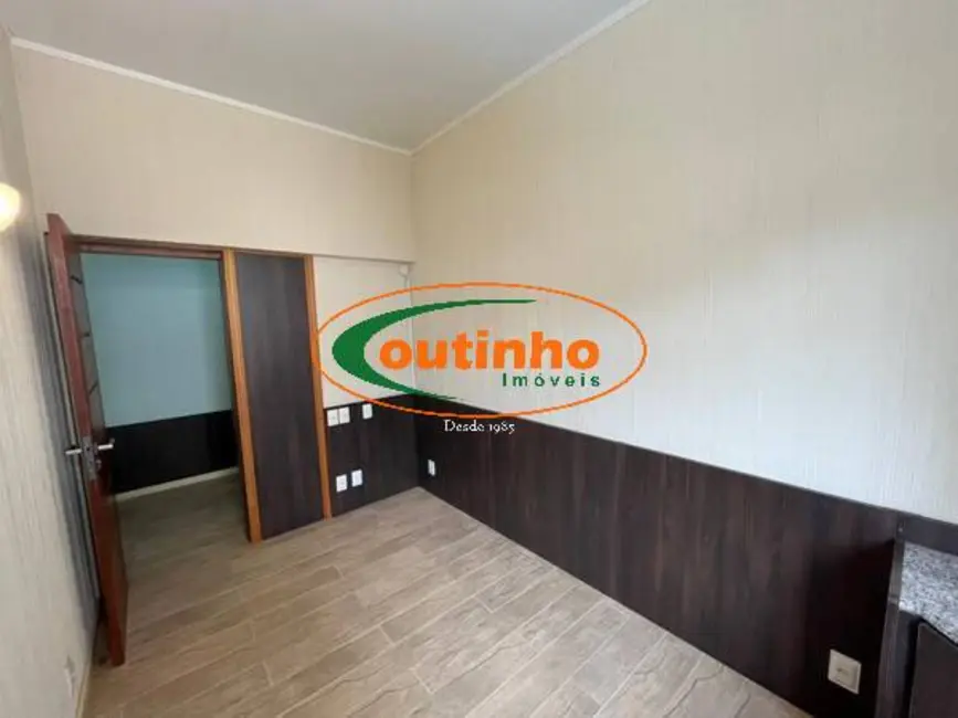 Sala Comercial à venda, 25m2 em Tijuca, Rio De Janeiro - RJ - imagem 1 Foto 1 de Sala Comercial à venda, 25m2 em Tijuca, Rio De Janeiro - RJ