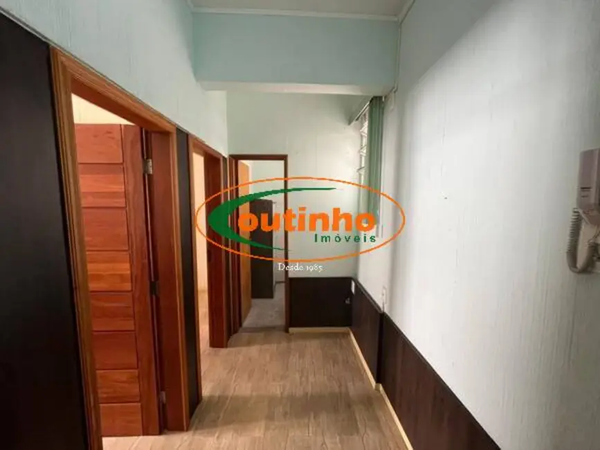 Sala Comercial à venda, 25m2 em Tijuca, Rio De Janeiro - RJ - imagem 2 Foto 2 de Sala Comercial à venda, 25m2 em Tijuca, Rio De Janeiro - RJ