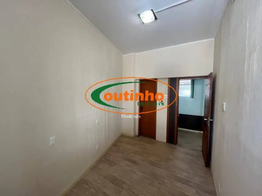 Sala Comercial à venda, 25m2 em Tijuca, Rio De Janeiro - RJ - imagem 9 Foto 9 de Sala Comercial à venda, 25m2 em Tijuca, Rio De Janeiro - RJ