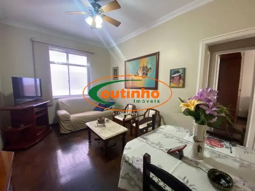 Apartamento com 2 quartos à venda, 62m2 em Tijuca, Rio De Janeiro - RJ - imagem 2 Foto 2 de Apartamento com 2 quartos à venda, 62m2 em Tijuca, Rio De Janeiro - RJ