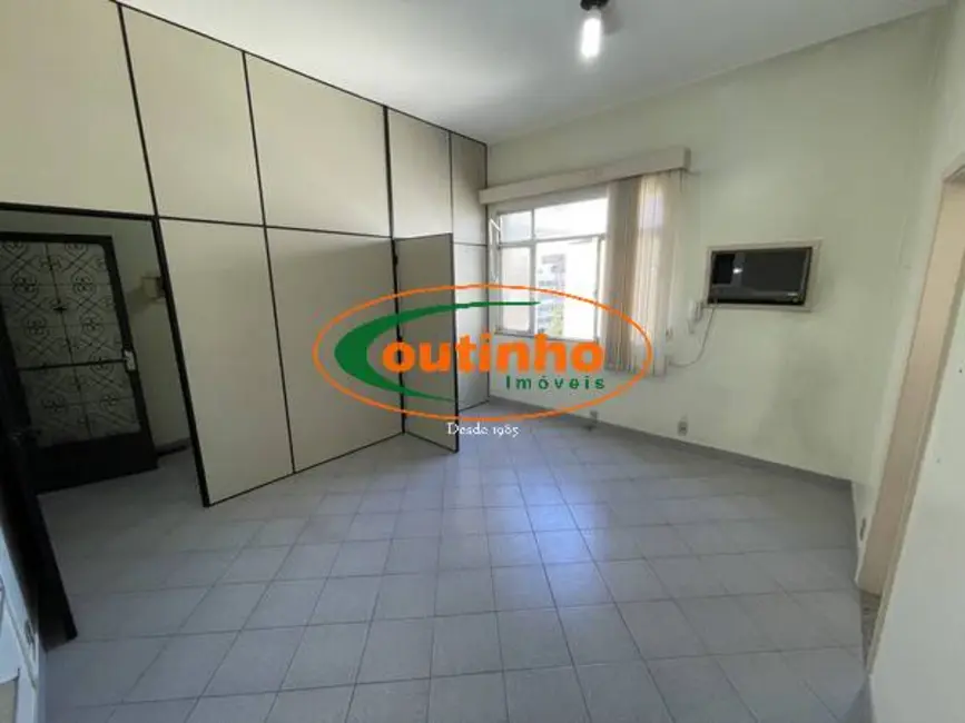 Sala Comercial à venda, 25m2 em Tijuca, Rio De Janeiro - RJ - imagem 2 Foto 2 de Sala Comercial à venda, 25m2 em Tijuca, Rio De Janeiro - RJ