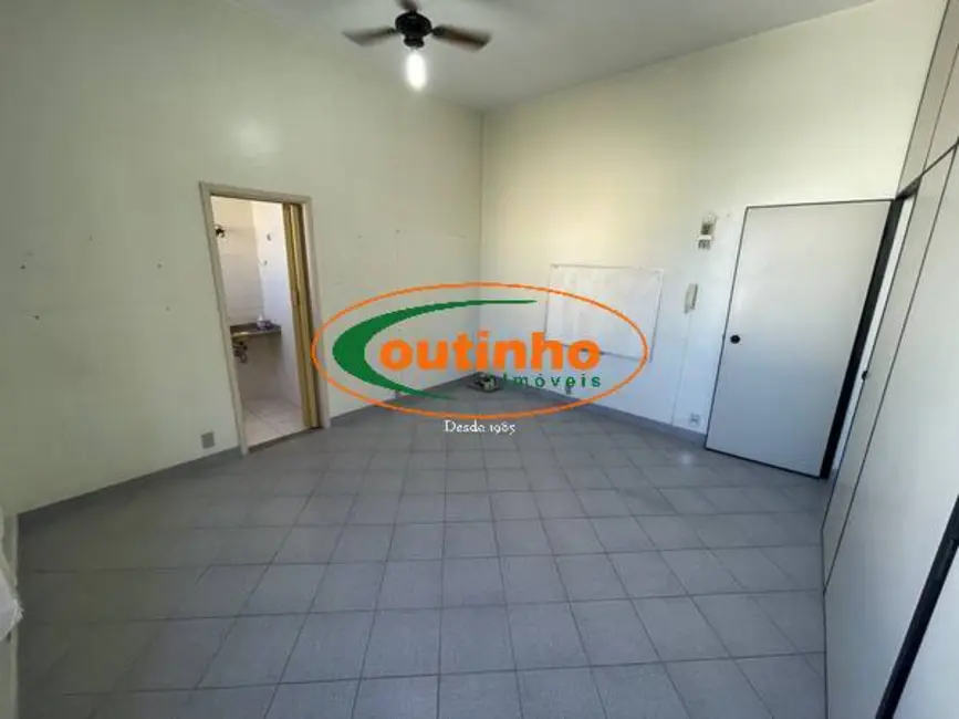 Sala Comercial à venda, 25m2 em Tijuca, Rio De Janeiro - RJ - imagem 3 Foto 3 de Sala Comercial à venda, 25m2 em Tijuca, Rio De Janeiro - RJ