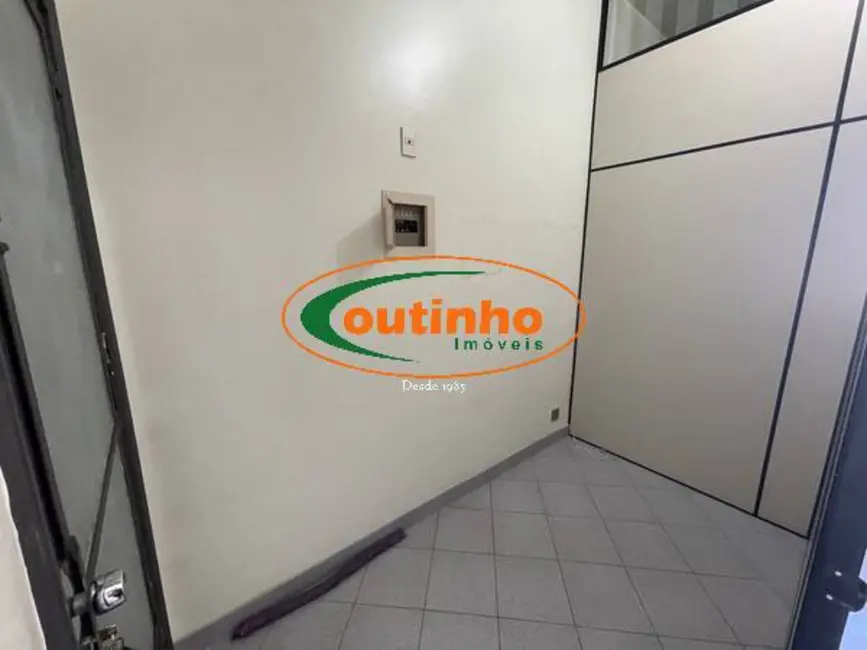 Sala Comercial à venda, 25m2 em Tijuca, Rio De Janeiro - RJ - imagem 7 Foto 7 de Sala Comercial à venda, 25m2 em Tijuca, Rio De Janeiro - RJ