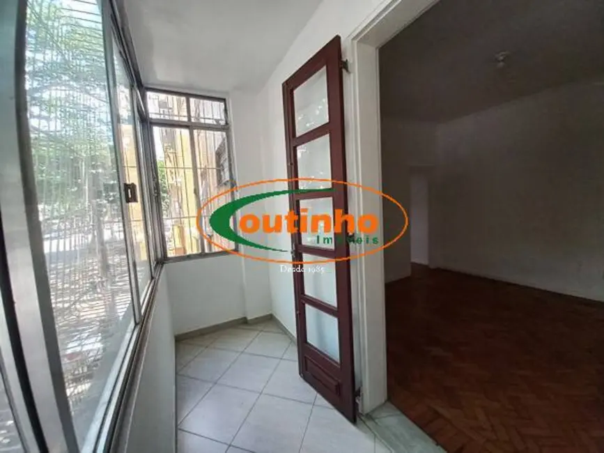 Apartamento com 2 quartos à venda, 68m2 em Tijuca, Rio De Janeiro - RJ - imagem 3 Foto 3 de Apartamento com 2 quartos à venda, 68m2 em Tijuca, Rio De Janeiro - RJ