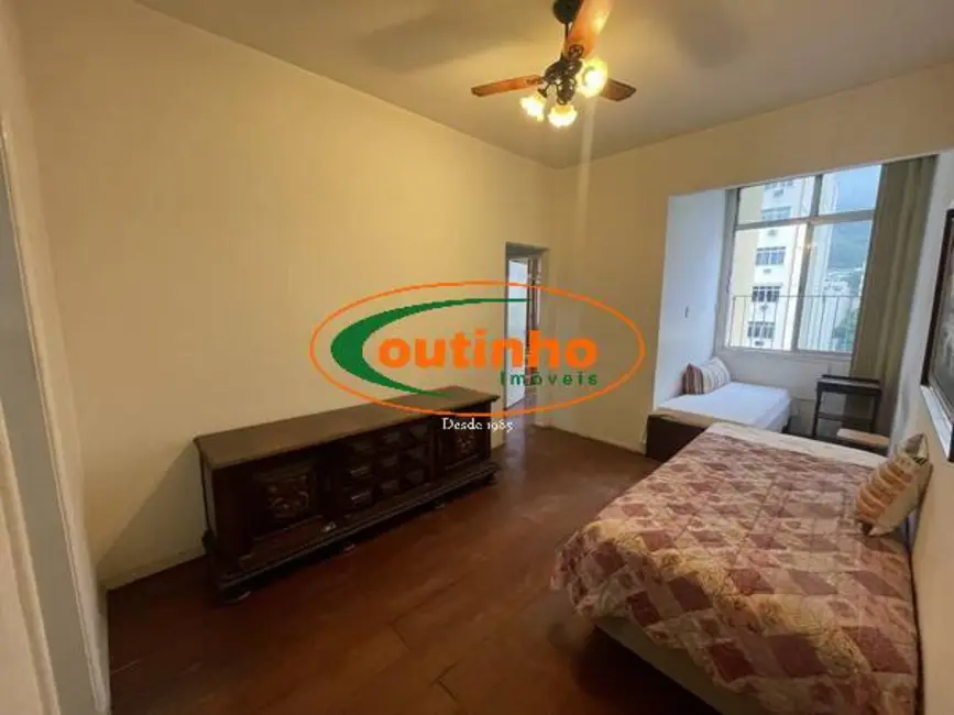 Apartamento com 1 quarto à venda, 46m2 em Tijuca, Rio De Janeiro - RJ - imagem 2 Foto 2 de Apartamento com 1 quarto à venda, 46m2 em Tijuca, Rio De Janeiro - RJ