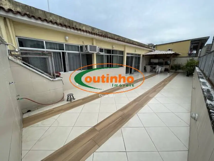 Cobertura com 3 quartos à venda, 204m2 em Tijuca, Rio De Janeiro - RJ - imagem 2 Foto 2 de Cobertura com 3 quartos à venda, 204m2 em Tijuca, Rio De Janeiro - RJ