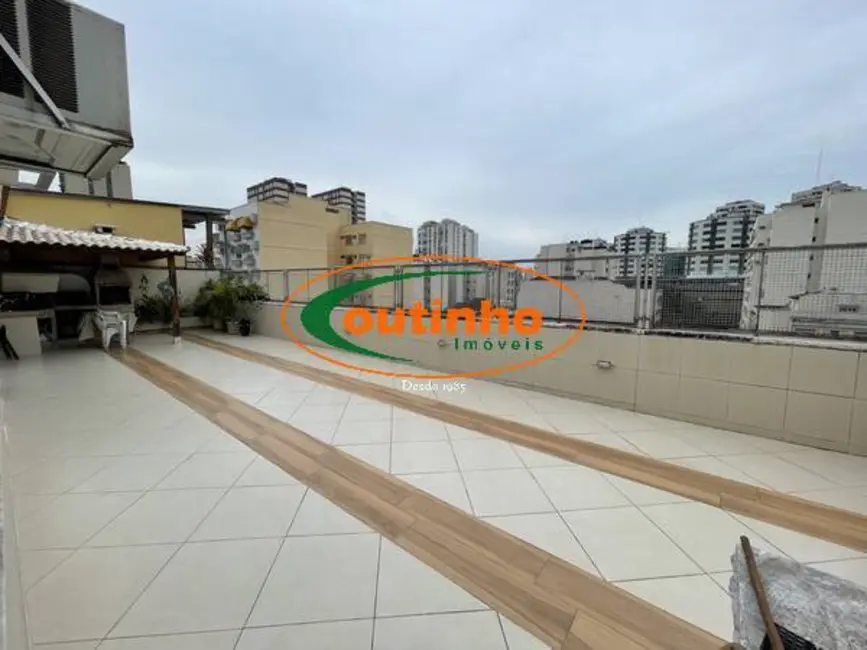 Cobertura com 3 quartos à venda, 204m2 em Tijuca, Rio De Janeiro - RJ - imagem 4 Foto 4 de Cobertura com 3 quartos à venda, 204m2 em Tijuca, Rio De Janeiro - RJ