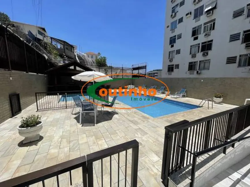 Foto 2 de Apartamento com 2 quartos à venda, 90m2 em Tijuca, Rio De Janeiro - RJ