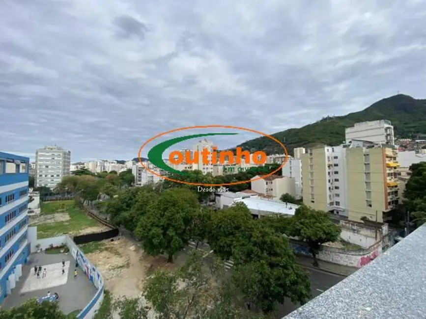 Cobertura com 3 quartos à venda, 122m2 em Tijuca, Rio De Janeiro - RJ - imagem 4 Foto 4 de Cobertura com 3 quartos à venda, 122m2 em Tijuca, Rio De Janeiro - RJ