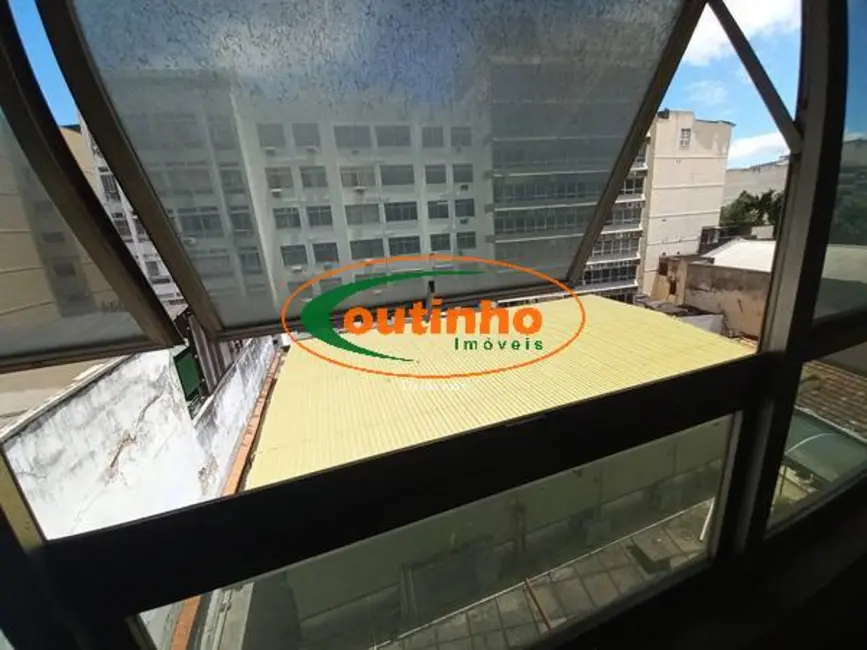Sala Comercial à venda, 30m2 em Tijuca, Rio De Janeiro - RJ - imagem 1 Foto 1 de Sala Comercial à venda, 30m2 em Tijuca, Rio De Janeiro - RJ