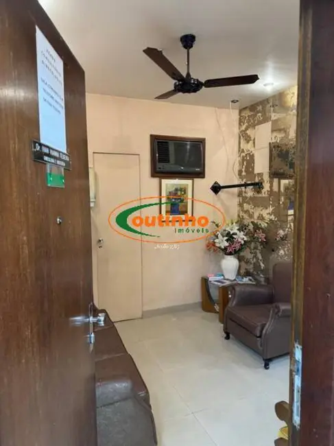 Sala Comercial à venda, 53m2 em Tijuca, Rio De Janeiro - RJ - imagem 2 Foto 2 de Sala Comercial à venda, 53m2 em Tijuca, Rio De Janeiro - RJ