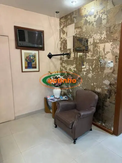Sala Comercial à venda, 53m2 em Tijuca, Rio De Janeiro - RJ - imagem 3 Foto 3 de Sala Comercial à venda, 53m2 em Tijuca, Rio De Janeiro - RJ