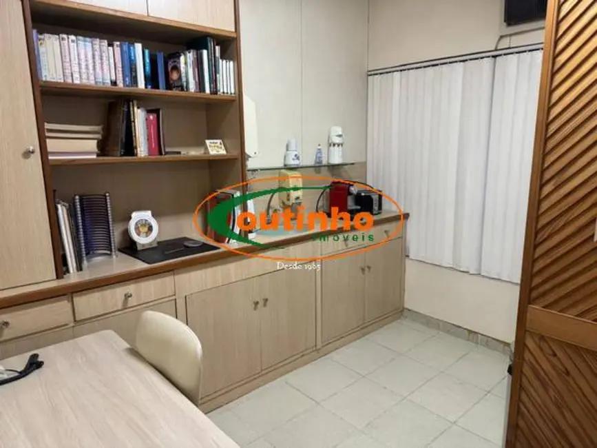 Sala Comercial à venda, 53m2 em Tijuca, Rio De Janeiro - RJ - imagem 1 Foto 1 de Sala Comercial à venda, 53m2 em Tijuca, Rio De Janeiro - RJ