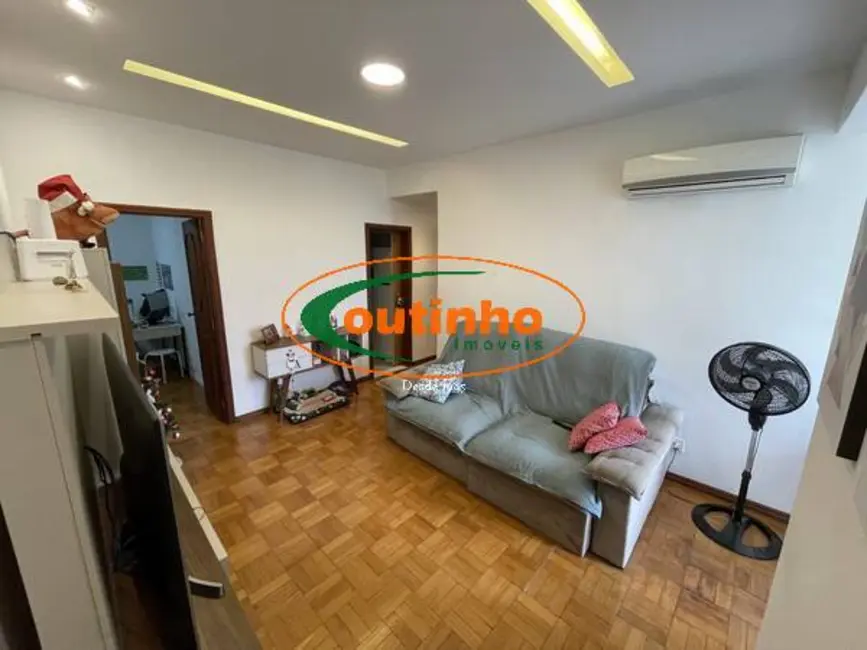 Apartamento com 2 quartos à venda, 60m2 em Vila Isabel, Rio De Janeiro - RJ - imagem 4 Foto 4 de Apartamento com 2 quartos à venda, 60m2 em Vila Isabel, Rio De Janeiro - RJ