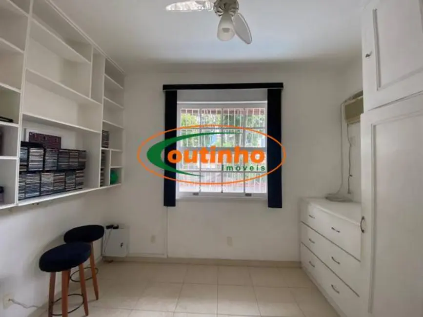 Casa com 3 quartos à venda, 144m2 em Vila Isabel, Rio De Janeiro - RJ - imagem 9 Foto 9 de Casa com 3 quartos à venda, 144m2 em Vila Isabel, Rio De Janeiro - RJ