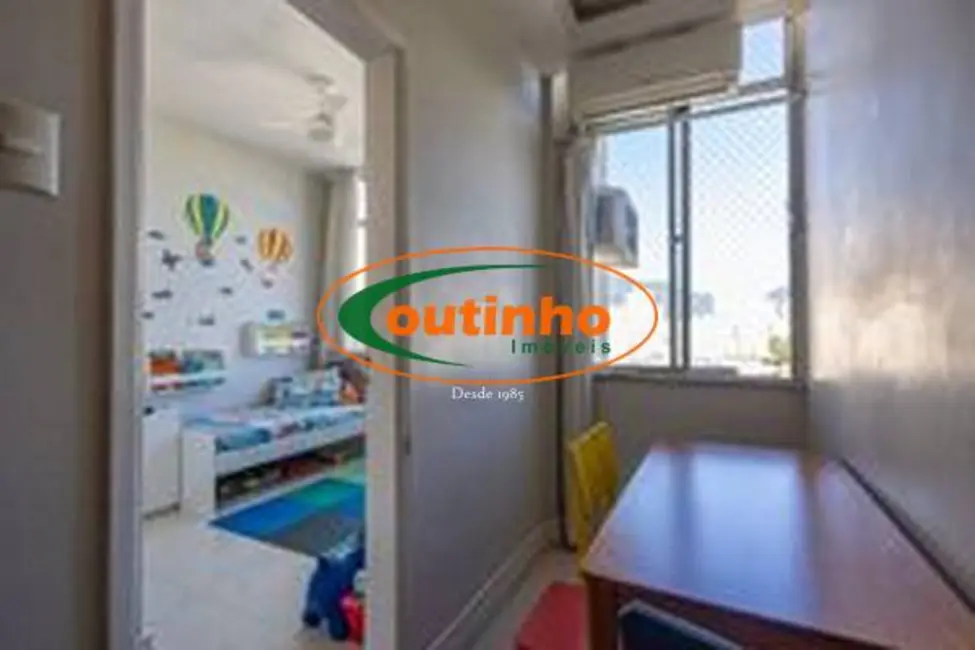 Apartamento com 2 quartos à venda, 60m2 em Tijuca, Rio De Janeiro - RJ - imagem 5 Foto 5 de Apartamento com 2 quartos à venda, 60m2 em Tijuca, Rio De Janeiro - RJ