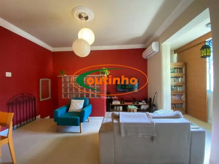 Foto 2 de Casa com 2 quartos à venda, 75m2 em Grajaú, Rio De Janeiro - RJ