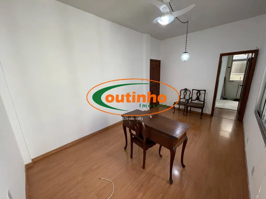 Foto 2 de Apartamento com 2 quartos à venda, 70m2 em Tijuca, Rio De Janeiro - RJ