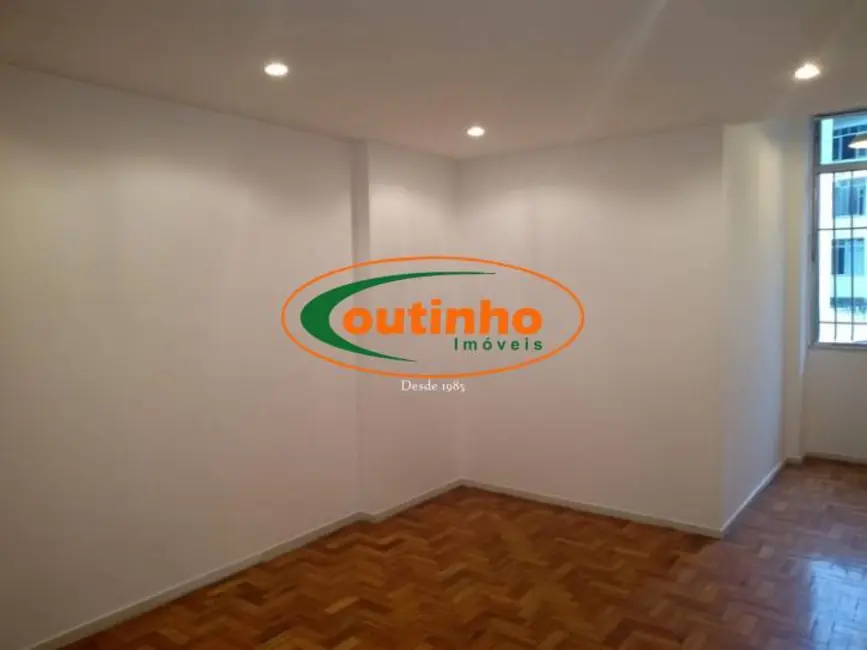 Foto 2 de Apartamento com 2 quartos à venda, 73m2 em Tijuca, Rio De Janeiro - RJ