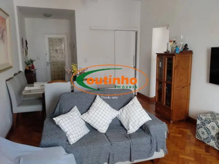 Foto 2 de Apartamento com 3 quartos à venda, 105m2 em Tijuca, Rio De Janeiro - RJ