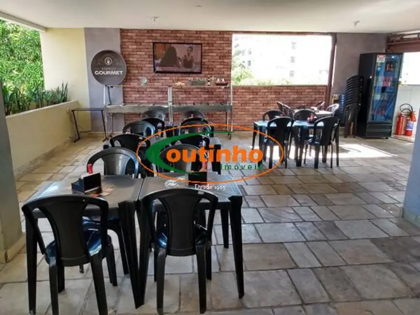 Apartamento com 2 quartos à venda, 55m2 em Tijuca, Rio De Janeiro - RJ - imagem 2 Foto 2 de Apartamento com 2 quartos à venda, 55m2 em Tijuca, Rio De Janeiro - RJ