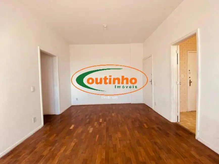 Apartamento com 3 quartos à venda, 83m2 em Tijuca, Rio De Janeiro - RJ - imagem 5 Foto 5 de Apartamento com 3 quartos à venda, 83m2 em Tijuca, Rio De Janeiro - RJ