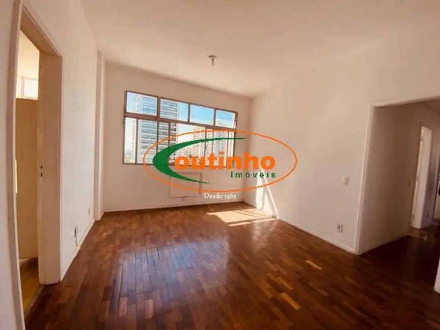 Apartamento com 3 quartos à venda, 83m2 em Tijuca, Rio De Janeiro - RJ - imagem 3 Foto 3 de Apartamento com 3 quartos à venda, 83m2 em Tijuca, Rio De Janeiro - RJ