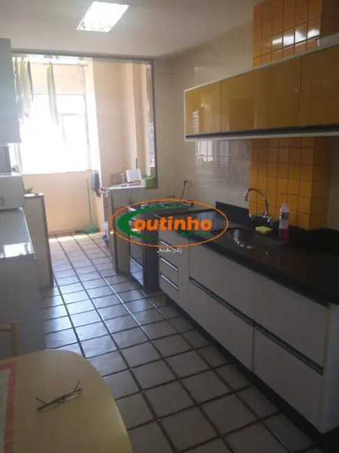 Apartamento com 3 quartos à venda, 150m2 em Tijuca, Rio De Janeiro - RJ - imagem 5 Foto 5 de Apartamento com 3 quartos à venda, 150m2 em Tijuca, Rio De Janeiro - RJ