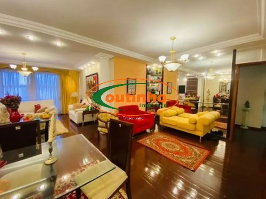 Apartamento com 4 quartos à venda, 153m2 em Tijuca, Rio De Janeiro - RJ - imagem 2 Foto 2 de Apartamento com 4 quartos à venda, 153m2 em Tijuca, Rio De Janeiro - RJ