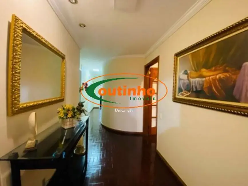 Apartamento com 4 quartos à venda, 153m2 em Tijuca, Rio De Janeiro - RJ - imagem 7 Foto 7 de Apartamento com 4 quartos à venda, 153m2 em Tijuca, Rio De Janeiro - RJ