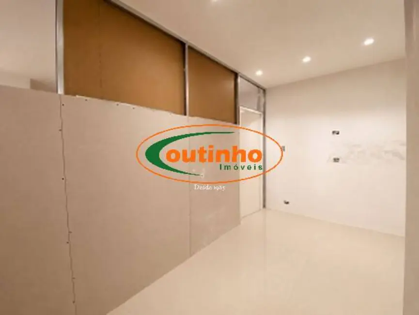 Foto 4 de Sala Comercial à venda, 200m2 em Tijuca, Rio De Janeiro - RJ