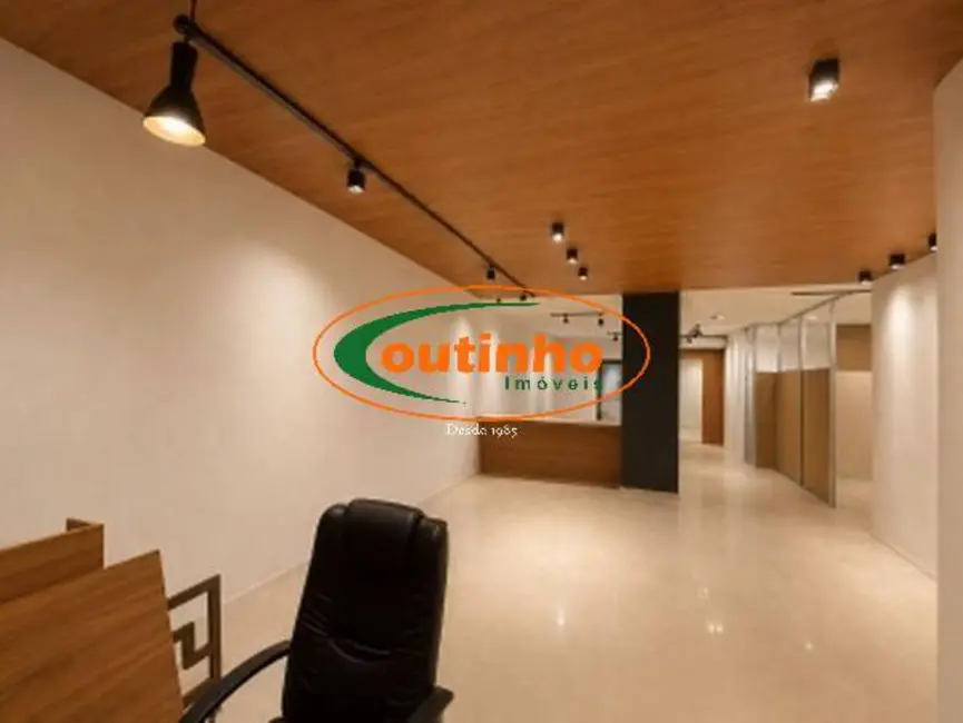 Foto 2 de Sala Comercial à venda, 200m2 em Tijuca, Rio De Janeiro - RJ