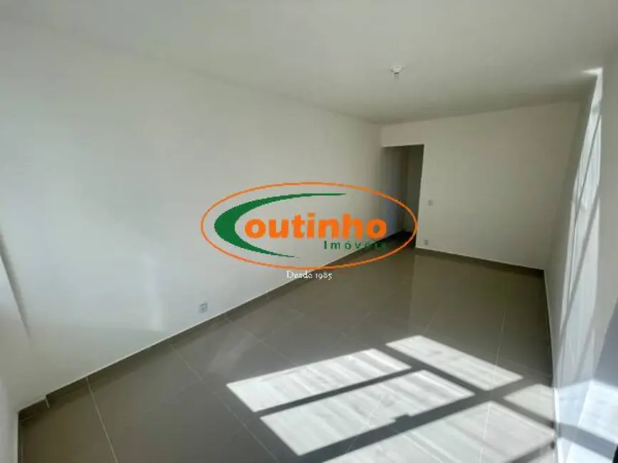 Foto 2 de Apartamento com 2 quartos à venda, 61m2 em São Cristóvão, Rio De Janeiro - RJ
