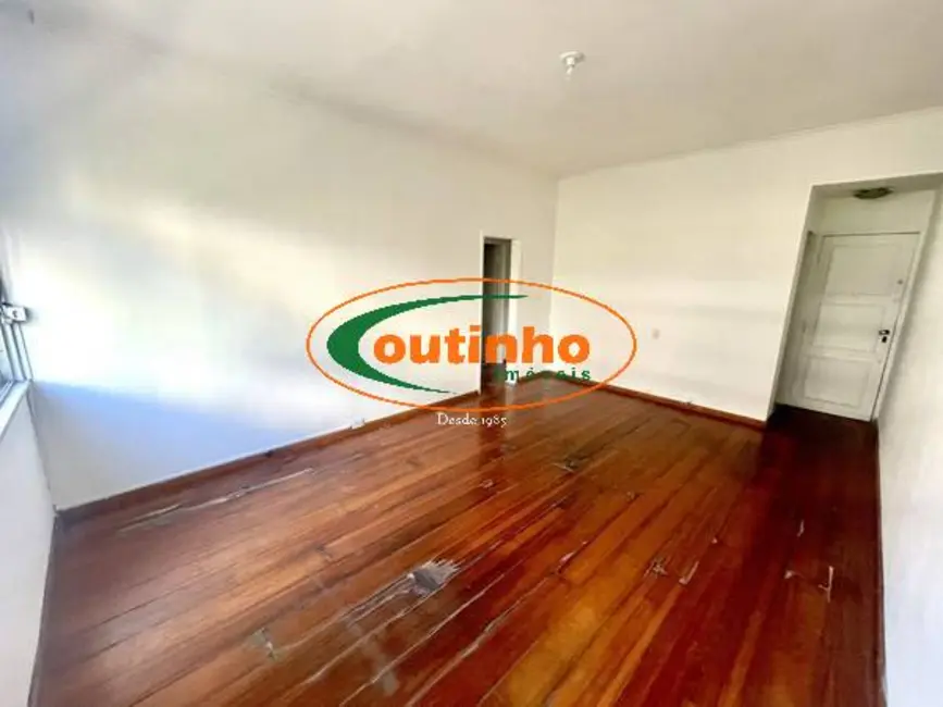 Apartamento com 2 quartos à venda, 73m2 em Tijuca, Rio De Janeiro - RJ - imagem 2 Foto 2 de Apartamento com 2 quartos à venda, 73m2 em Tijuca, Rio De Janeiro - RJ