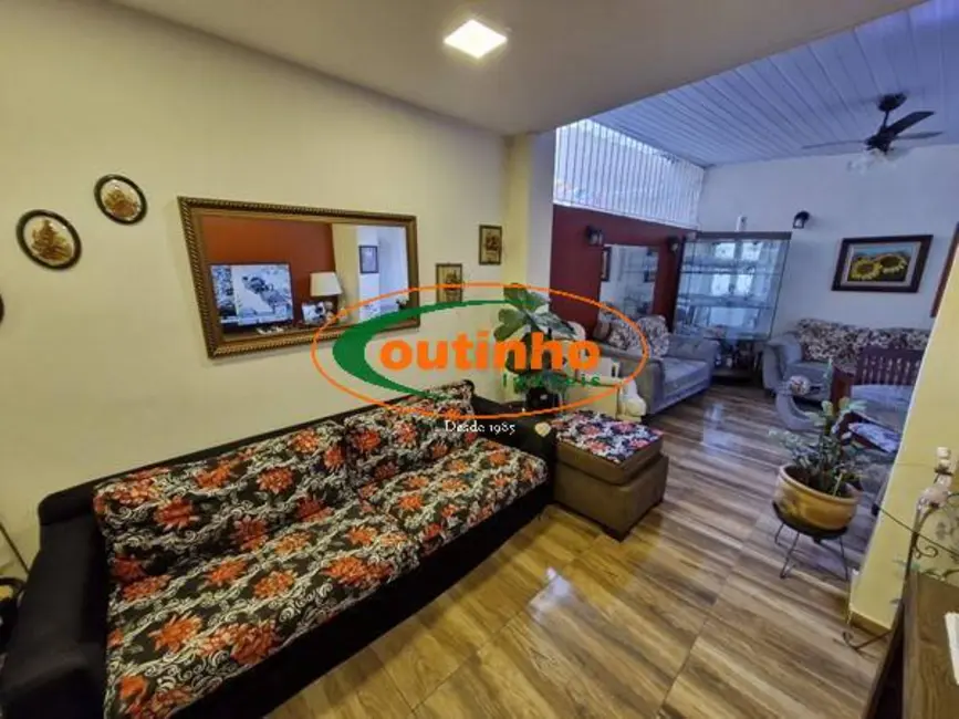 Foto 2 de Apartamento com 2 quartos à venda, 80m2 em Tijuca, Rio De Janeiro - RJ