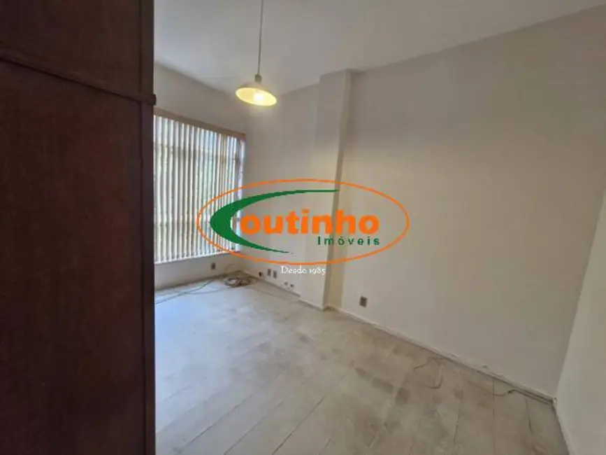 Apartamento com 3 quartos à venda, 99m2 em Tijuca, Rio De Janeiro - RJ - imagem 8 Foto 8 de Apartamento com 3 quartos à venda, 99m2 em Tijuca, Rio De Janeiro - RJ