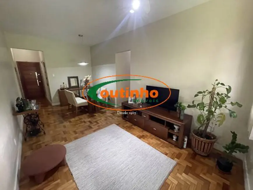 Apartamento com 2 quartos à venda, 72m2 em Tijuca, Rio De Janeiro - RJ - imagem 3 Foto 3 de Apartamento com 2 quartos à venda, 72m2 em Tijuca, Rio De Janeiro - RJ