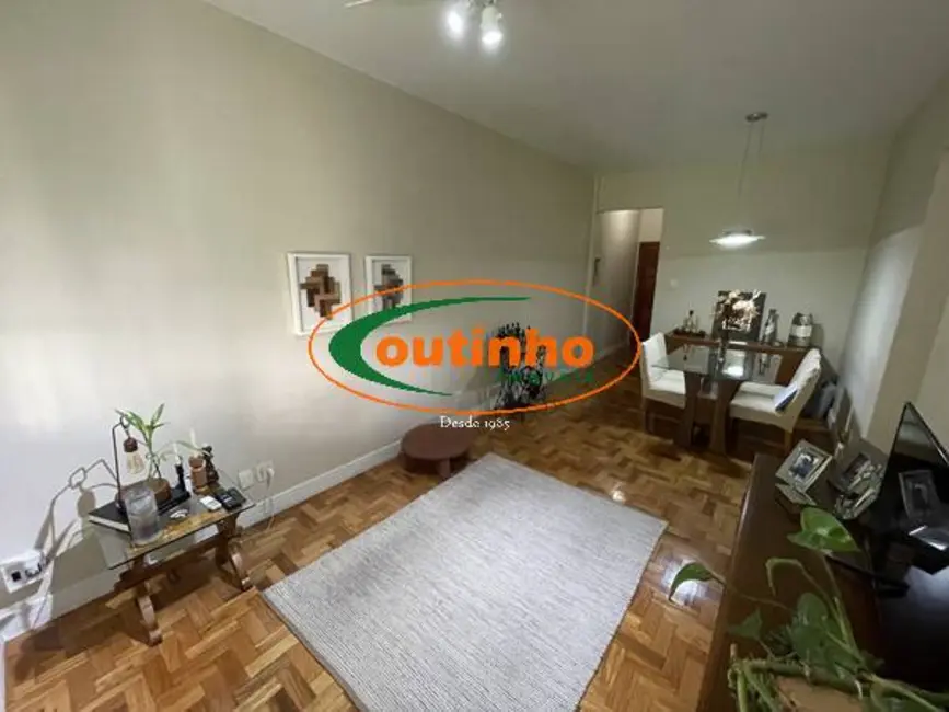 Apartamento com 2 quartos à venda, 72m2 em Tijuca, Rio De Janeiro - RJ - imagem 4 Foto 4 de Apartamento com 2 quartos à venda, 72m2 em Tijuca, Rio De Janeiro - RJ