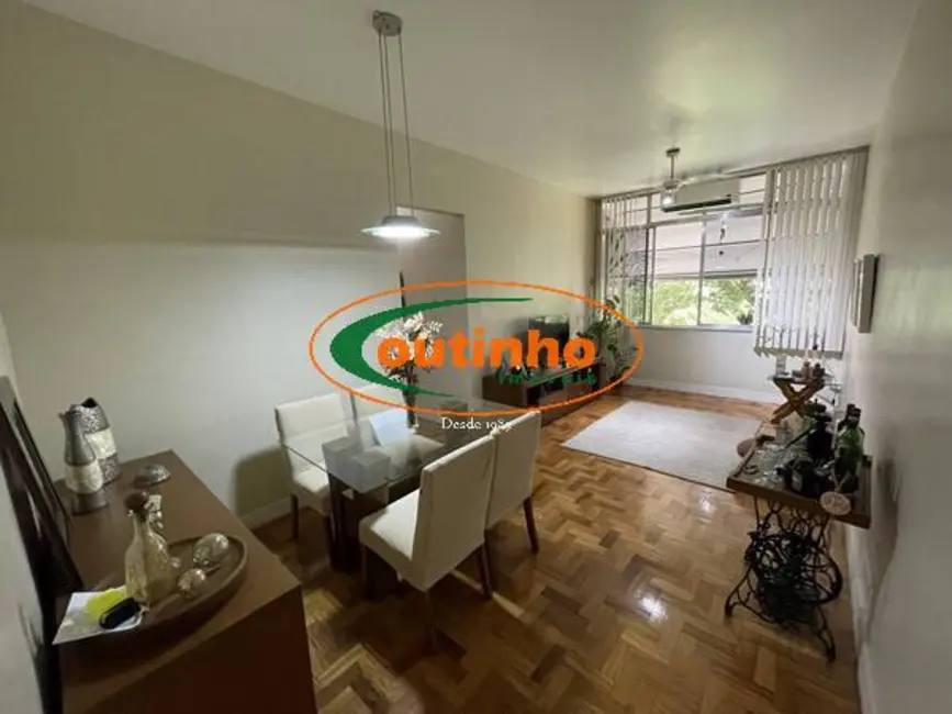 Apartamento com 2 quartos à venda, 72m2 em Tijuca, Rio De Janeiro - RJ - imagem 2 Foto 2 de Apartamento com 2 quartos à venda, 72m2 em Tijuca, Rio De Janeiro - RJ